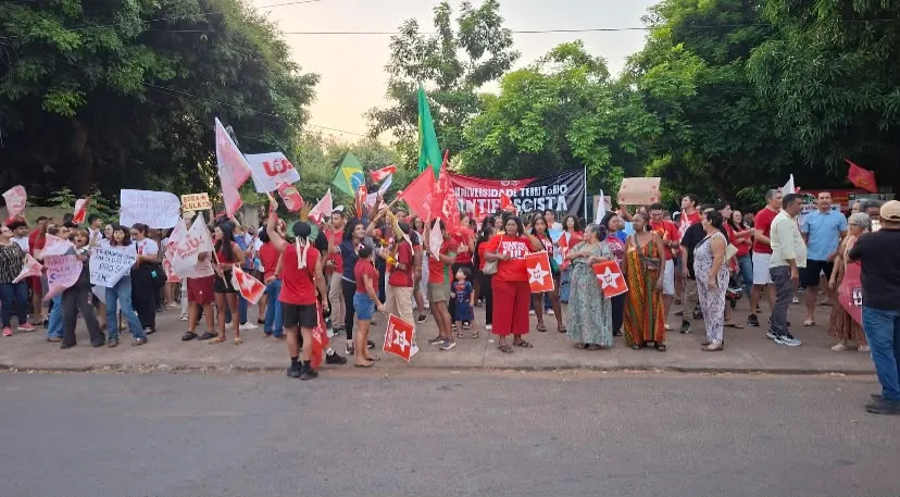 Manifestação em apoio a Lula e às universidades públicas reúne estudantes na UFPA em Altamira