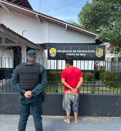 Homem é conduzido à delegacia após denúncia de violência doméstica em Porto de Moz